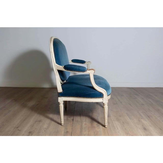 18th Century French Louis XVI Period Canape Circa 1790 For Sale In Atlanta - Image 6 of 7