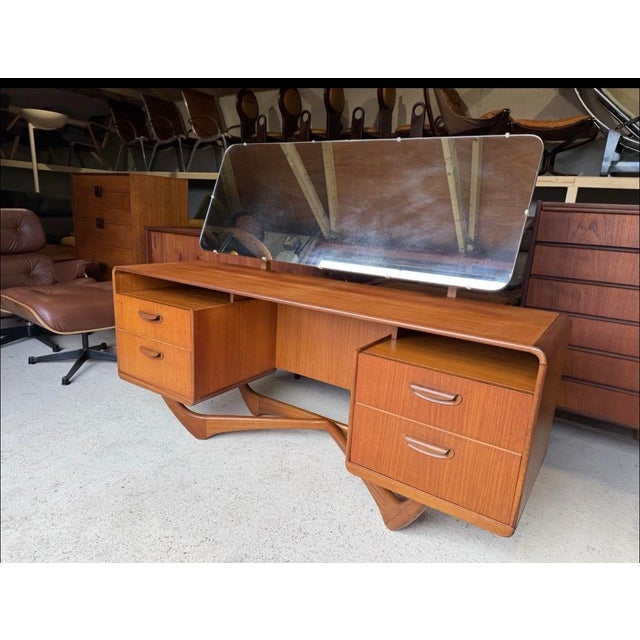 Wood Mid-Century Modern Teak Dressing Table by Val Rossi for Beithcraft For Sale - Image 7 of 18