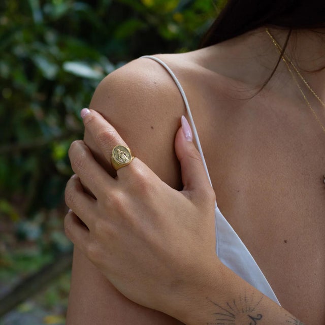 Early 21st Century Divine Protection Virgin Mary Gold Vermeil Ring, Size 8 For Sale - Image 5 of 11