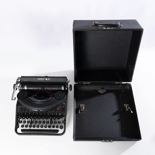 1940s Remington Deluxe Noiseless Typewriter For Sale - Image 6 of 16