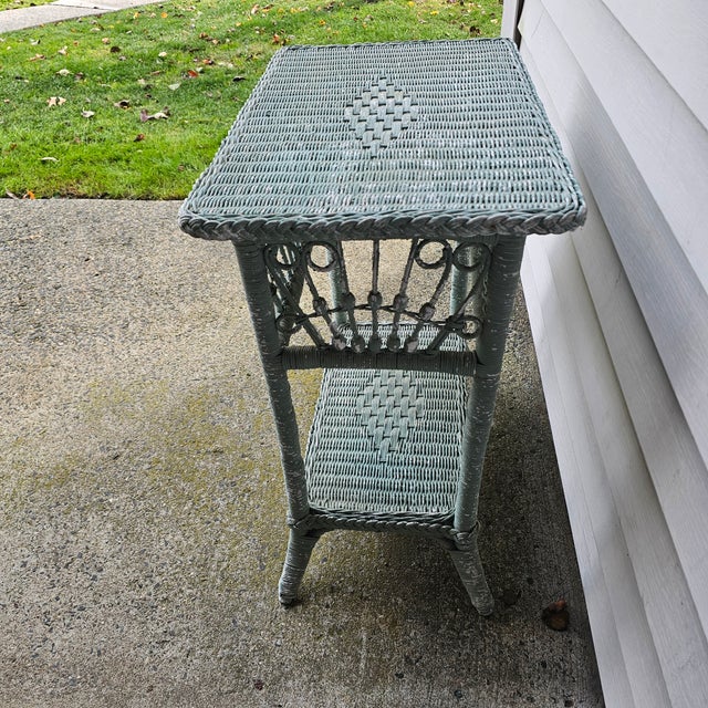 1980s Distressed Wicker Side Table Attributed to Henry Link No Label For Sale - Image 10 of 14