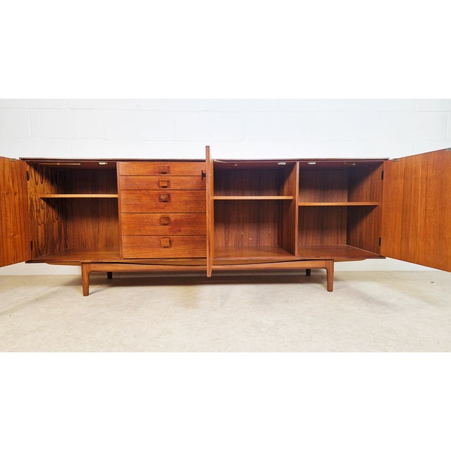 Model 4060 Credenza by Ib Køfod-Larsen for G Plan, 1960s For Sale - Image 3 of 14