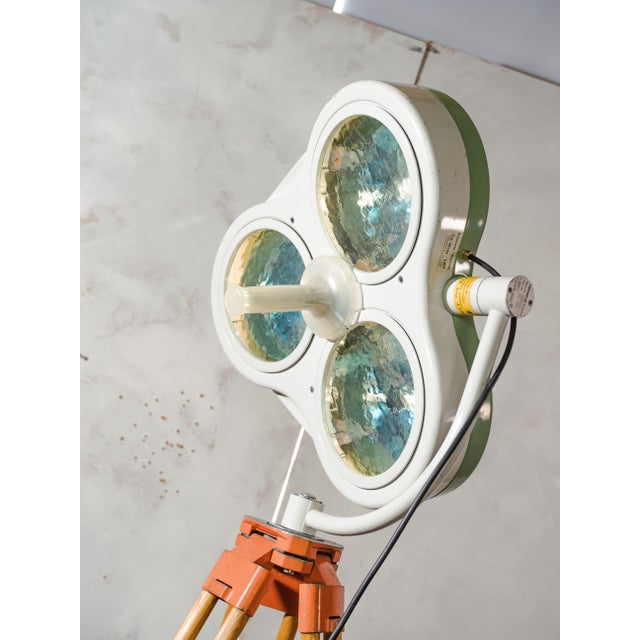 White and Green Operating Hospital Floor Spotlight by Heraeus Hanaulux, London, 1990s For Sale - Image 11 of 18