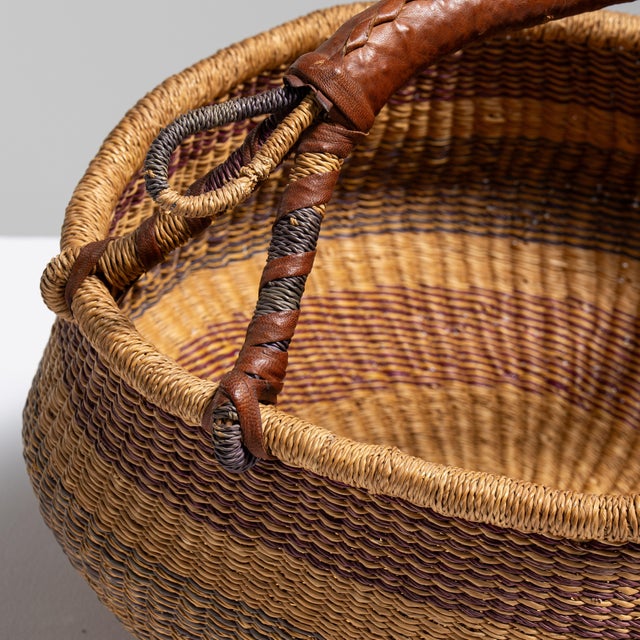 Mid 20th Century Mid 20th Century Ghana Tan Wicker Basket For Sale - Image 5 of 15