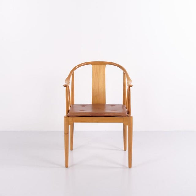 Set of four china chairs, model fh 4283, designed by hans j. Wegner and manufactured by fritz hansen. The chairs are made...