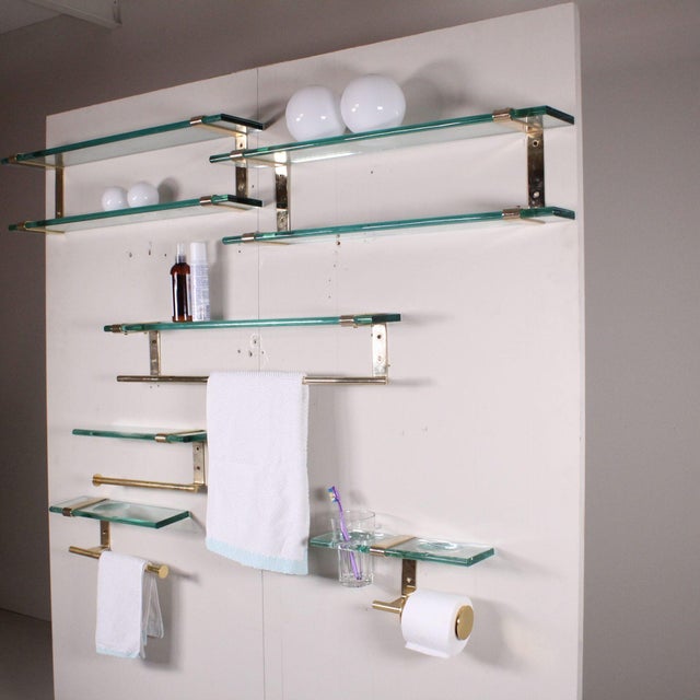 Mid-Century Modern Glass and Brass Bathroom Set in the style of Fontana Arte, Set of 6 For Sale - Image 3 of 8