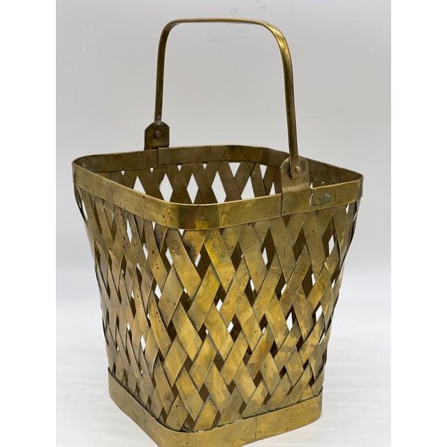 Mid-Century Modern Large Vintage Woven Brass Basket Handled Basket For Sale - Image 3 of 12
