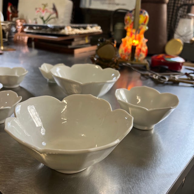 1970s Collection of Ceramic White Lotus Nesting Bowls- Set of 7 For Sale - Image 10 of 12