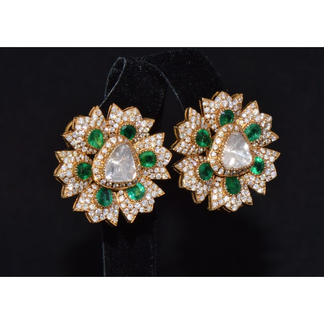 Asian Antique Late 20th Century Pair of Estate Natural 6.40cts Diamond & Emerald Solid 18k Gold Floral Earrings For Sale - Image 3 of 13
