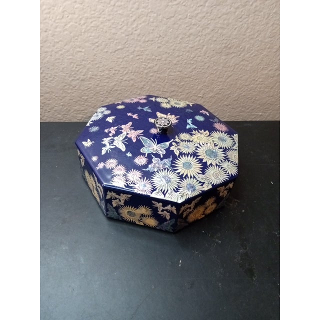 EXQUISITE Korean Lacquerware 6" Octagonal Box Discover the charm of Korean craftsmanship with this exquisite 6" octagonal...