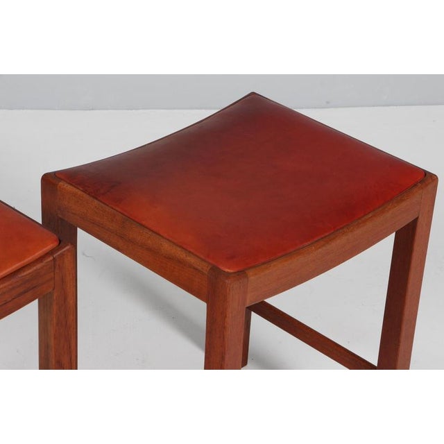 1940s Danish Cabinetmaker Stools in Mahogany and Patinated Niger Leather, 1940, Set of 2 For Sale - Image 5 of 9