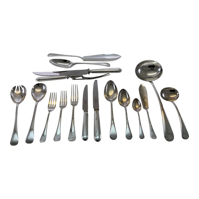 New 1980s Complete European Cutlery Set for 12, Including Fish Eaters & Serving Pieces 129 Pieces. Old English For Sale