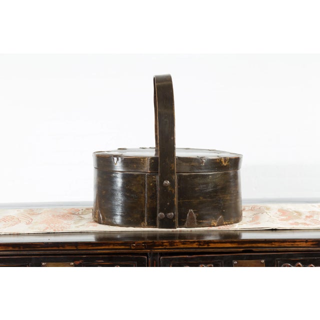 Wood Chinese Early 20th Century Oval Carrying Basket with Large Bamboo Handle For Sale - Image 7 of 10