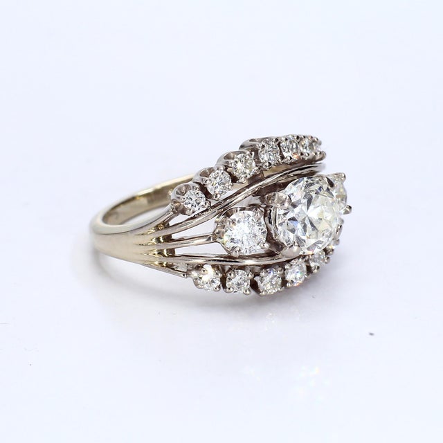 Stone Information - --------------------------------------------- Primary Stone(s): - Stone Grading: - Color: White - Cut:...