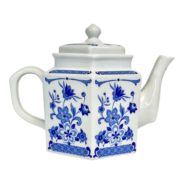 Vintage Italian Tuscany Style Blue & White Botanical Design Porcelain Tea Pot. For Sale