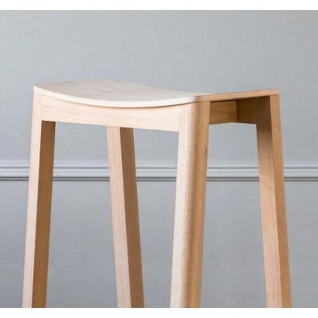 Halikko Bar Stool by Made By Choice Dimensions: 40 x 34 x 66 cm Materials: Solid Oak Standard finishes: Natural wood /...