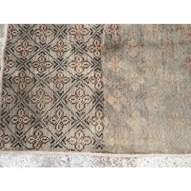 Textile Galerie Shabab Collection Mid-20th Century Turkish Anatolian Rug For Sale - Image 7 of 10