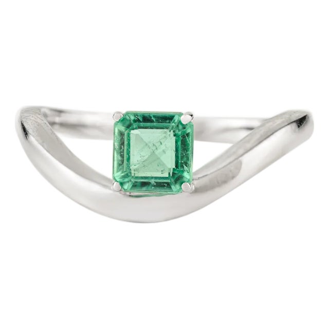 Deco Style Minimal 14k White Gold Square-Cut Emerald Wave Solitaire Ring Size 7 For Sale