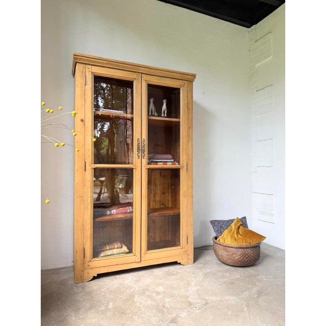 Vintage Display Cabinet in Pine and Glass, 1950 For Sale - Image 13 of 18