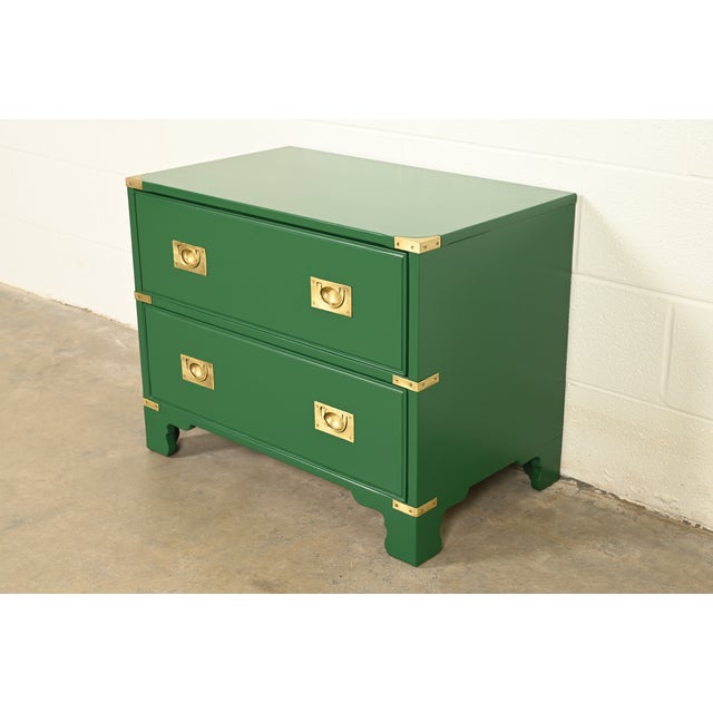 Mid-Century Modern Drexel Heritage Mid-Century Hollywood Regency Campaign Green Lacquered Nightstand | Circa 1970s For Sale - Image 3 of 12