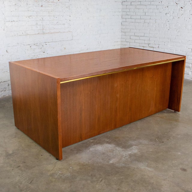 Mid 20th Century Mid to Late 20th Century MCM to Modern Walnut Executive Desk by Commonwealth Contract Furnishings For Sale - Image 5 of 18