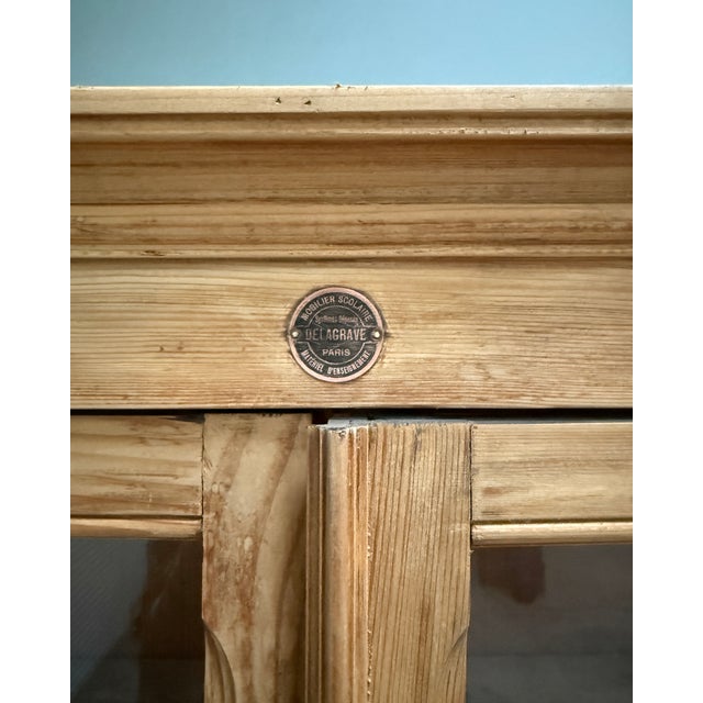 Tan Vintage Display Case from Delagrave, 1931 For Sale - Image 8 of 16