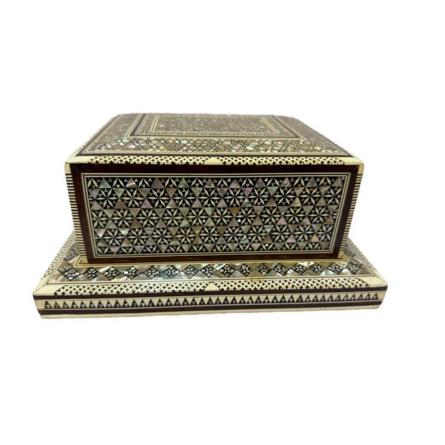 Wood Luxury Vintage Mother of Pearl Inlaid Wooden Cigarette Box for 40 Cigarettes For Sale - Image 7 of 13