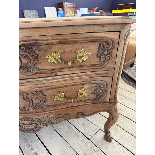 18th Century French Bleached Solid Walnut Period Chateau Chest of Drawer / Commodes For Sale - Image 12 of 12