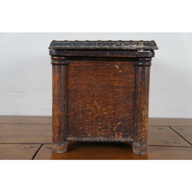 Early 20th Century Antique Victorian Quarter Sawn Oak Nailhead Keepsake Shoe Shine Box Foot Stool For Sale - Image 4 of 11