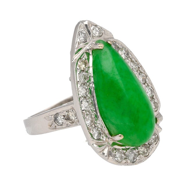 7.88 Carat Jade and Diamond Halo Ring in 18k White Gold Size 6 For Sale - Image 4 of 10