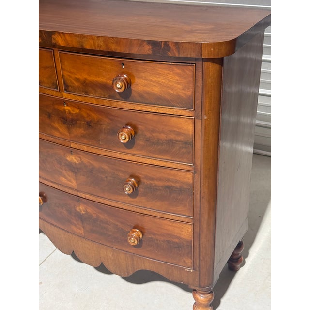 Victorian Antique Mahogany Two Over Three Drawers - Bow Front Chest of Drawers From England For Sale - Image 3 of 18