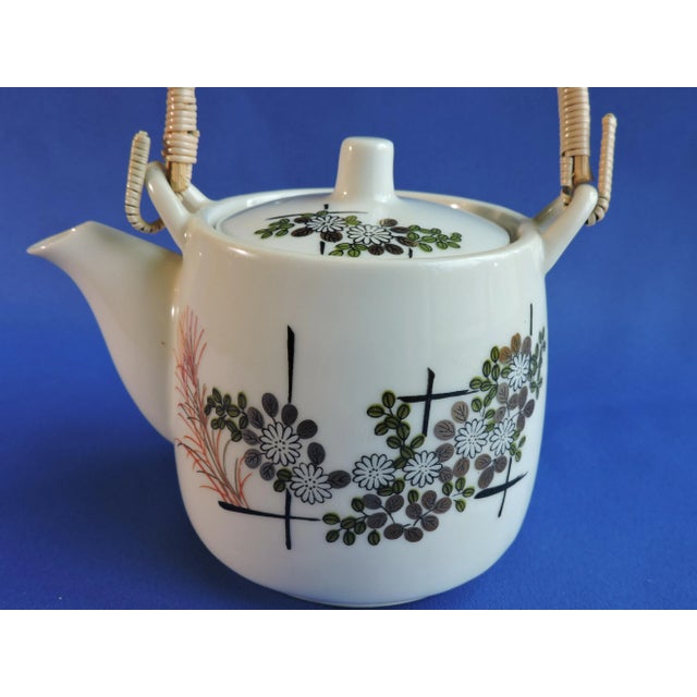 Japanese 1950s Kutani Ware Bamboo Handled Teapot Hanazume White & Gold Made in Japan For Sale - Image 3 of 10