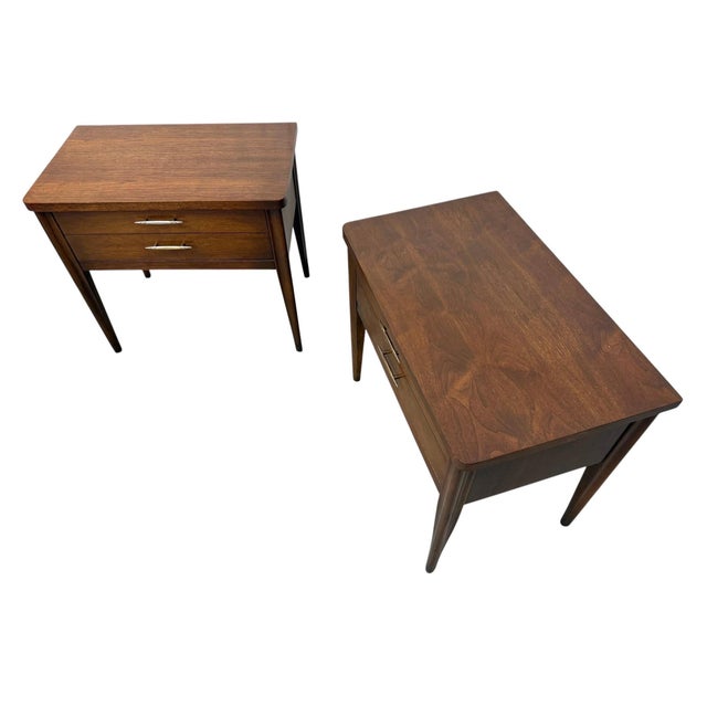 1960s Mid-Century Modern Broyhill Saga Walnut Nightstands - Set of 2 - Refinished! For Sale - Image 5 of 9