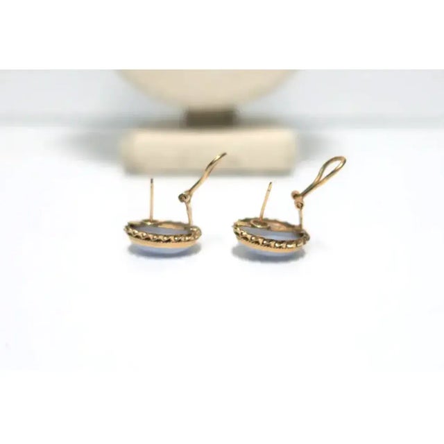 Chalcedony Quartz and 14-Karat Gold Earrings, Pair For Sale - Image 10 of 12