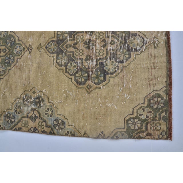 1960s Biege Turkish Ethnic Rug For Sale - Image 9 of 10