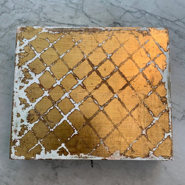 1960s 1970s Florentine Gilt Hand-Painted Locking Treasure/Jewelry Box For Sale - Image 5 of 9