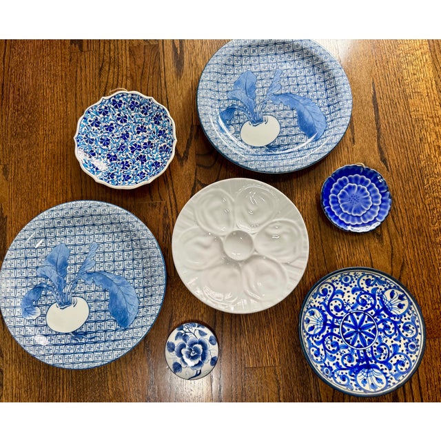 Vintage 1940s Nabeshima Japan Garlic Pattern Plates – Blue & White Fancy Dinner Set (Set of 2) For Sale In Portland, OR - Image 6 of 6