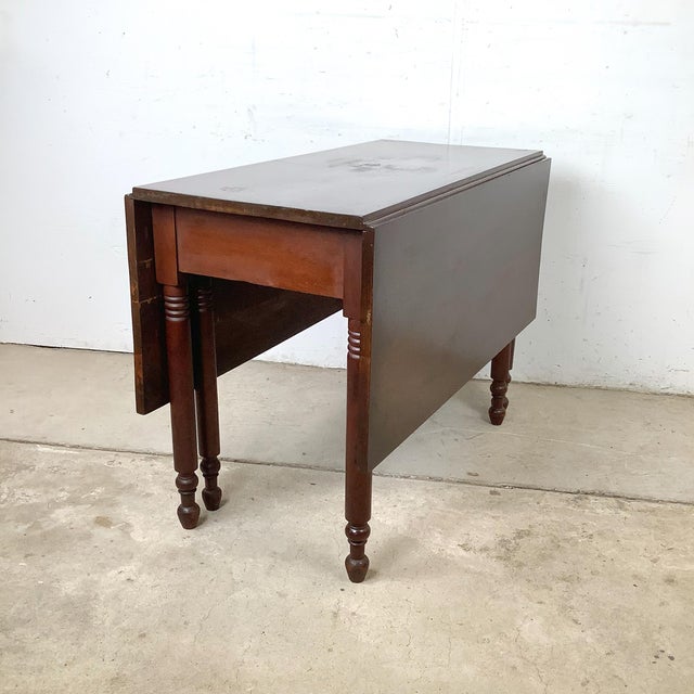 19th Century American Empire-Style Walnut Drop-Leaf Gate-Leg Table With Single Drawer For Sale - Image 5 of 17