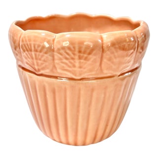 Vintage Peach Ceramic Shell Cachepot Planter – Coastal Palm Beach Style For Sale
