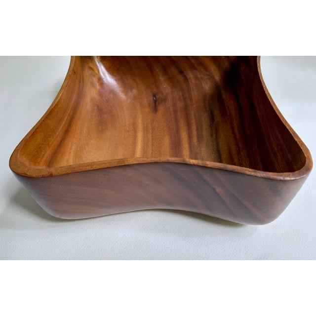 Late 20th Century Vintage Handcrafted Pacific Merchants Acacia Wood Serving Bowl For Sale - Image 5 of 18