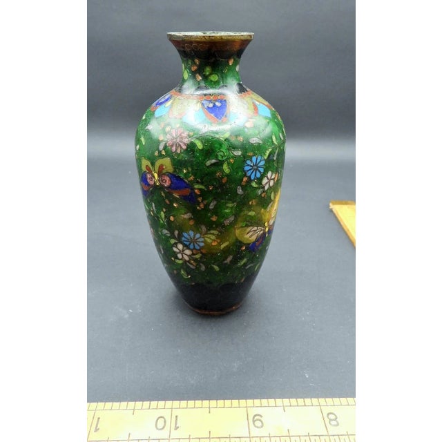Antique Japanese Meiji Period Enameled Foil Butterfly Chrysanthemum Cloisonne Brass Vase 1800s For Sale - Image 4 of 4