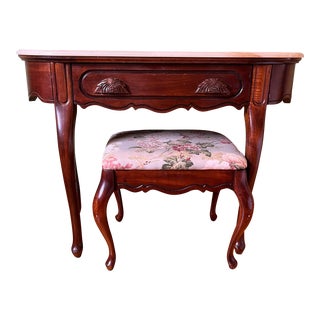 1950s Vintage Queen Anne Vanity With Drawer and Ottoman - Set of 2 For Sale