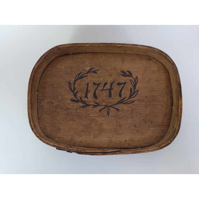 Large Antique Handpainted Bentwood Svepask Box, Sweden, 1747 For Sale - Image 3 of 11
