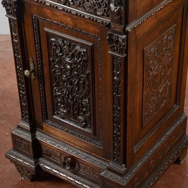 Brown Carved Walnut Bedside Table with Foldaway Kneeler from Giuseppe Sellerio Milano, Late 19th Century For Sale - Image 8 of 18