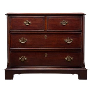 20th Century American Mahogany Chest of Drawers For Sale