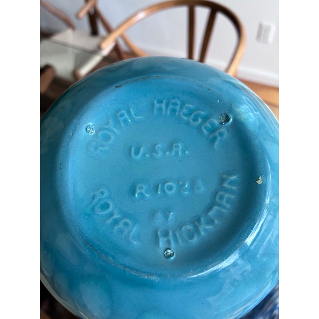 Mid-Century Modern Vintage Royal Haeger Blue Agate Glaze Vase, Mint Condition For Sale - Image 3 of 4