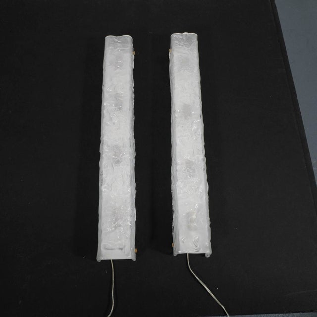 Italian Pair of textured Murano glass sconces For Sale - Image 3 of 10