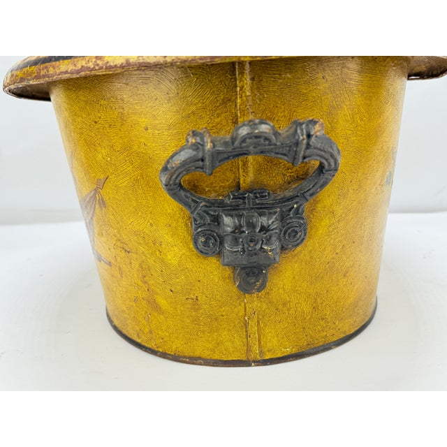 19th Century French Tole Peinte Cachepot With Military Trophy Motif For Sale In Providence - Image 6 of 12
