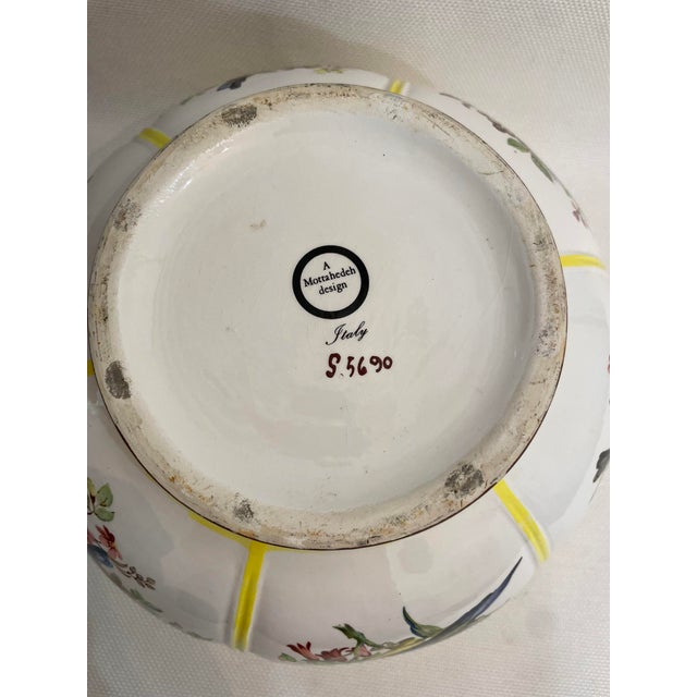 1980s 1980’s Mottahedeh Faience Italy Bowl With Handpainted Birds For Sale - Image 5 of 9