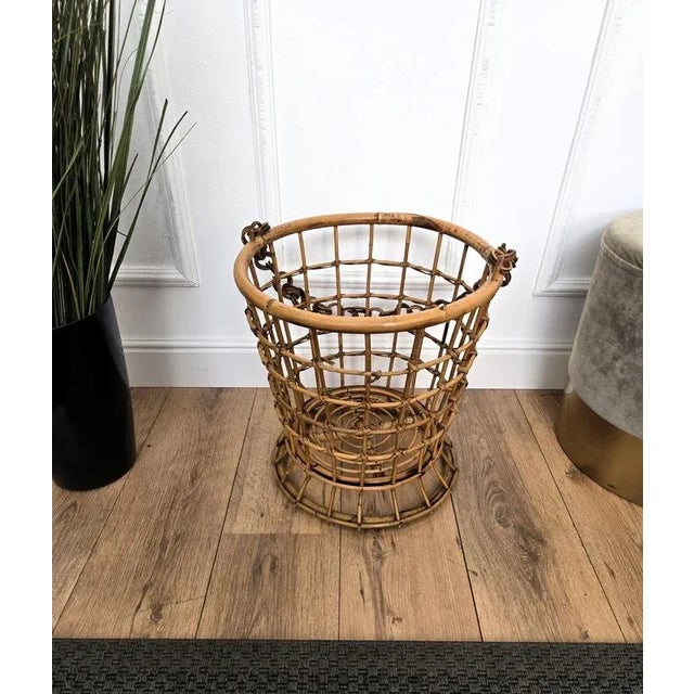 Brown French Riviera Style Bamboo Rattan Basket, Italy, 1960s For Sale - Image 8 of 10